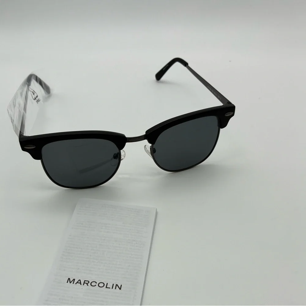 NWT Kenneth Cole black sunnies